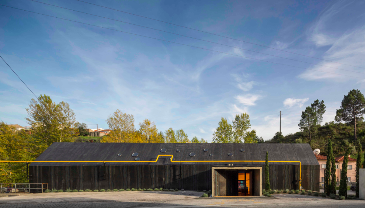 PHYD Arquitectura completes Renova Store and Theatre in Portugal