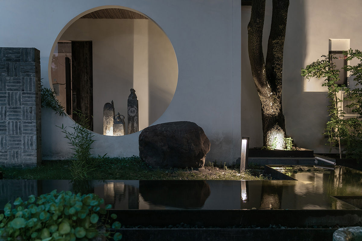 Yiduan Shanghai Interior Design Combined Zenist Spirit into the Headquarters of a Clothing Brand