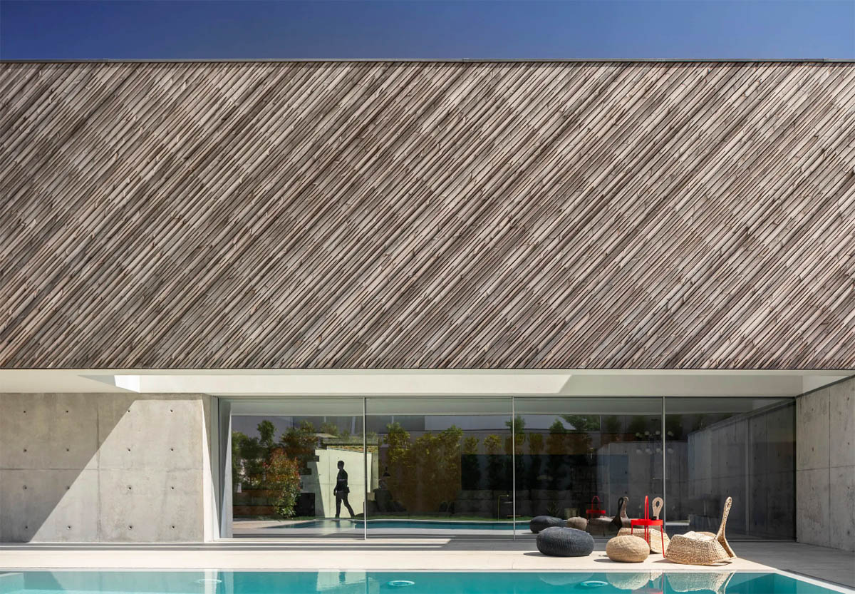 Rem'a Arquitectos built this rotating house according to site parameters in Portugal