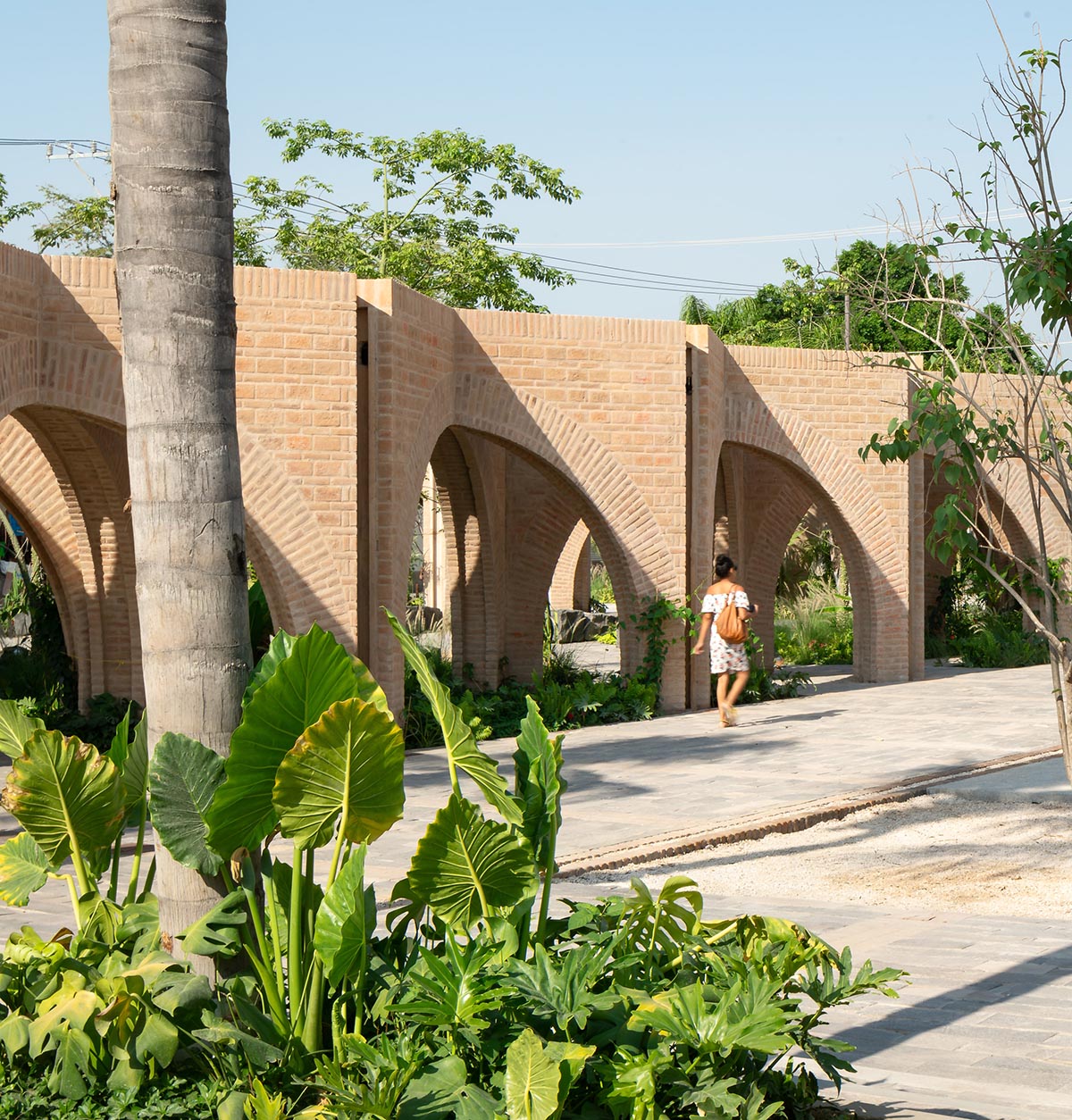 MMX revives public space with monolithic brick arcades in Jojutla, Mexico