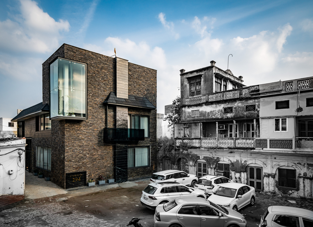 Hidden Mansion by Space Race Architects, Jalandhar, Punjab
