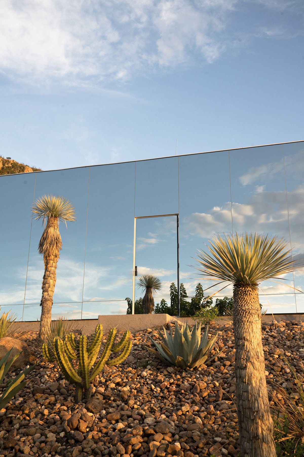 Prashant Ashoka designed mirrored cabin on the central Mexican highlands