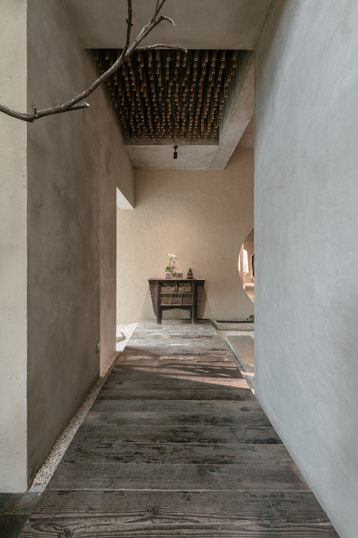 Yiduan Shanghai Interior Design Combined Zenist Spirit into the Headquarters of a Clothing Brand