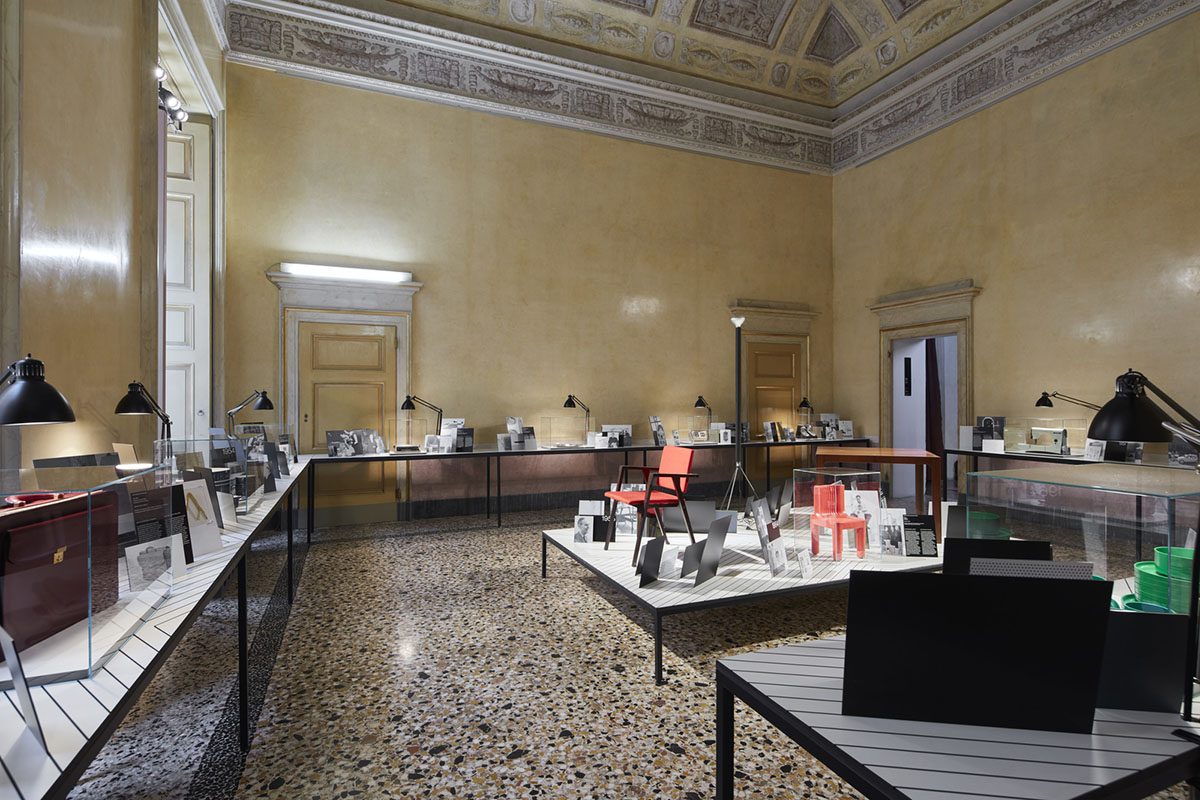 OMA/AMO’s new exhibition indexes the history of a department store in a multi-layered context