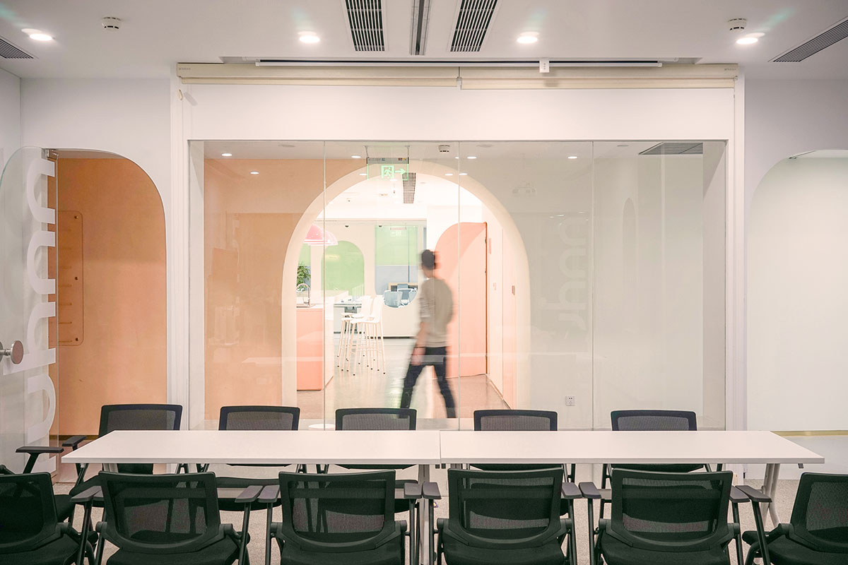 InDeco completes Ruhnn Culture Office with colorful spatial pattern in Hangzhou, China