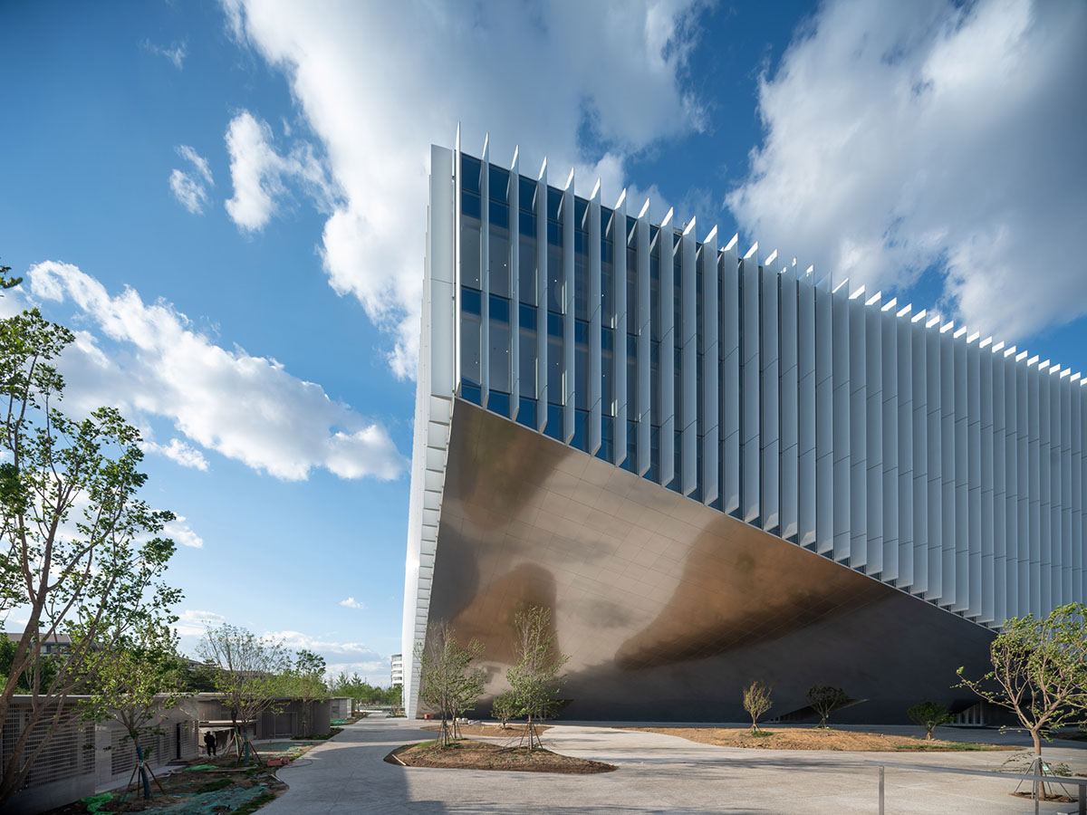 OMA completes Tencent Beijing Headquarters with square-shaped floating volume in Beijing