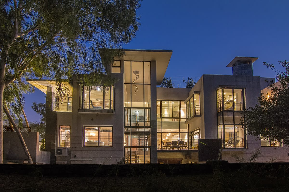Modern Residence by Qadri Associates