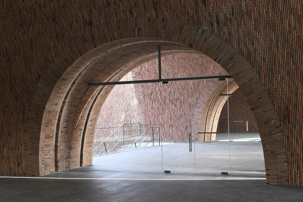 Studio Zhu-Pei designs giant vaults from recycled old kiln bricks to form Jingdezhen Kiln Museum