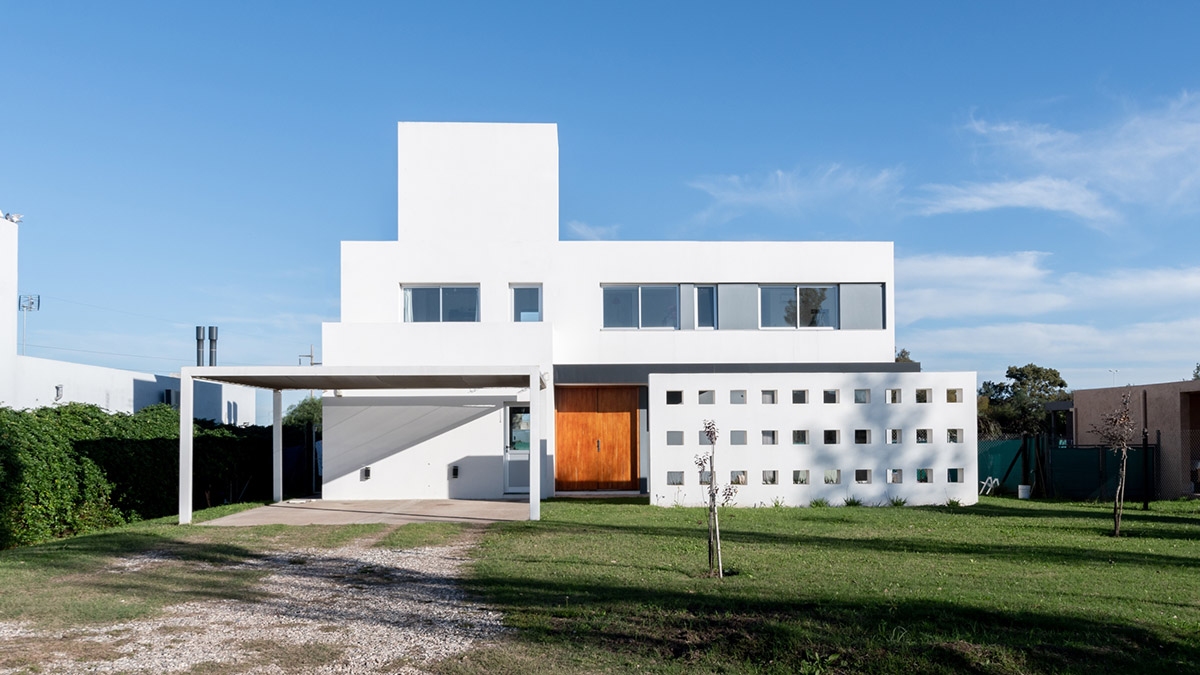 MZ Arquitectos completes House Fincas in Córdoba, Argentina
