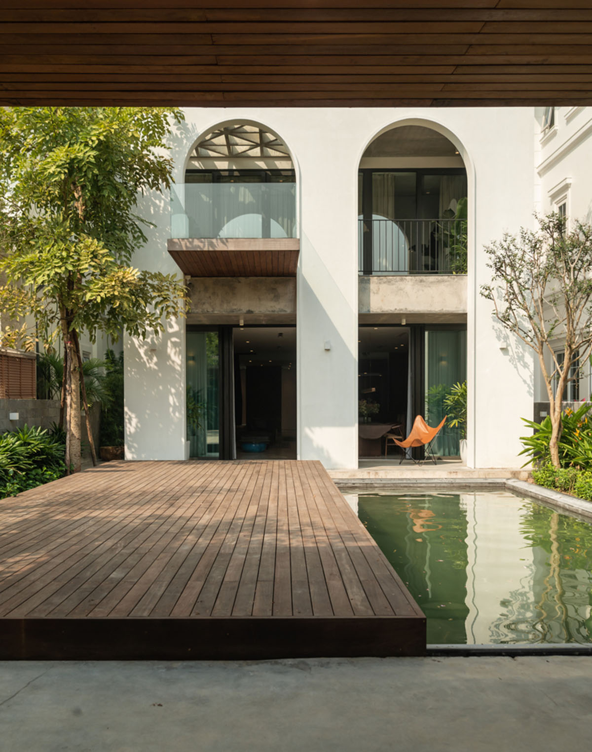 Nemo Studio's Vietnamese Villa AD8 brings tropical atmosphere inside with natural elements