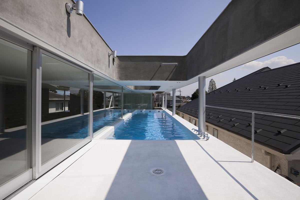 Casting moulds form this fluid private residence and dental clinic designed by N MAEDA ATELIER