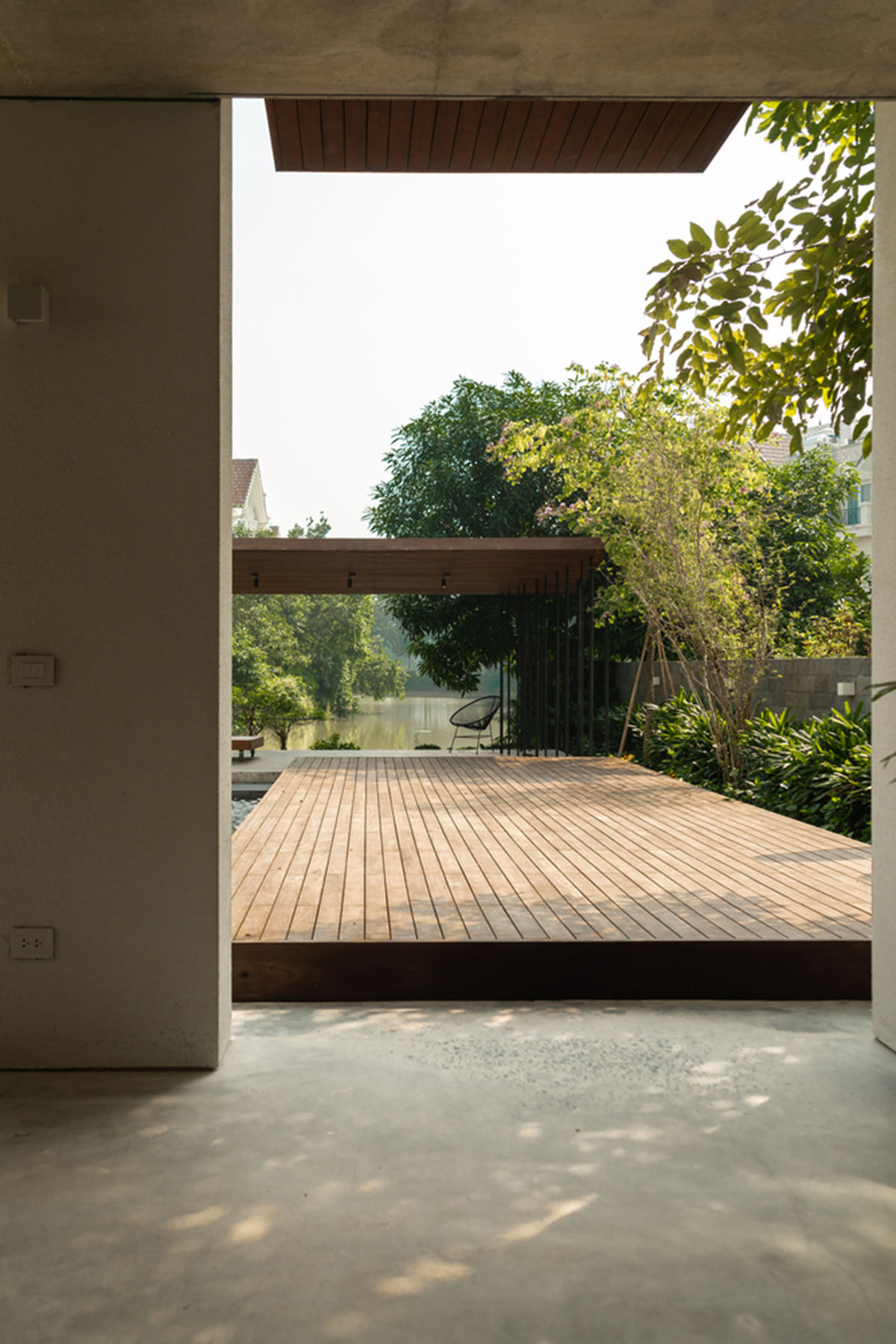 Nemo Studio's Vietnamese Villa AD8 brings tropical atmosphere inside with natural elements