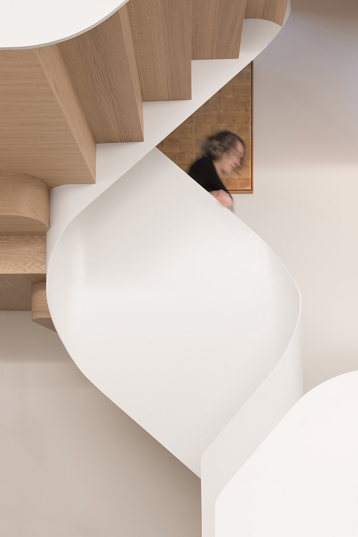 FLOW Architecture carves out old Victorian house in London and brings light with fluid interventions