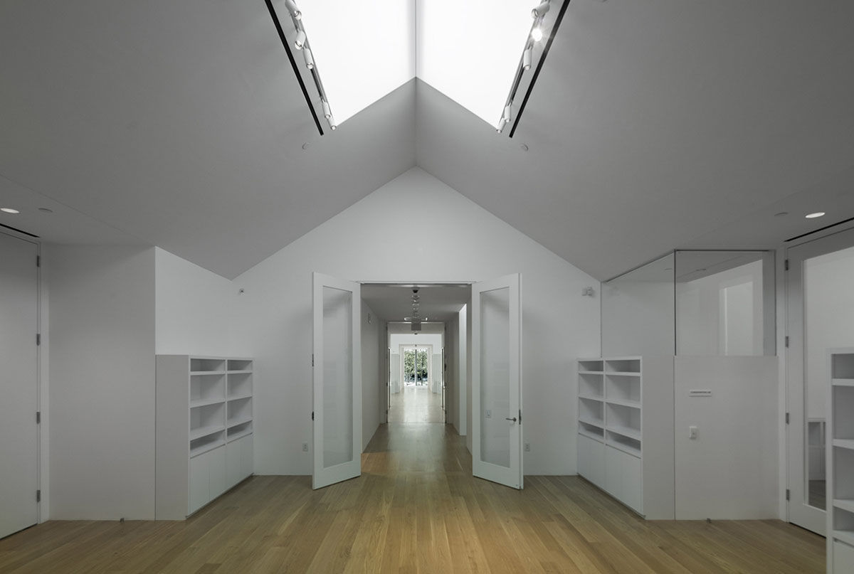 Johnston Marklee-designed freestanding Menil Drawing Institute is enriched with spacious courtyards