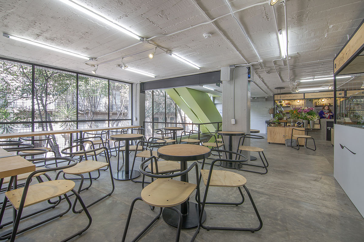 Francisco Pardo Arquitecto converts old auto-parts warehouse into a vibrant local market in Mexico