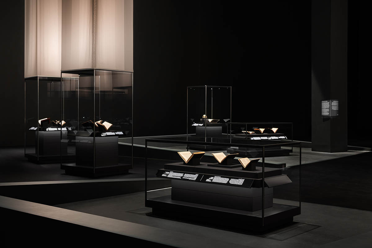 OMA creates scenography with monumental archetypal elements for the Islamic Arts Biennale