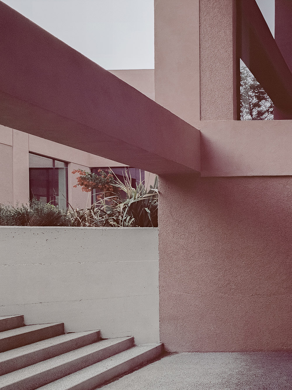 BDR bureau completes community school with pinkish steel framework in Turin