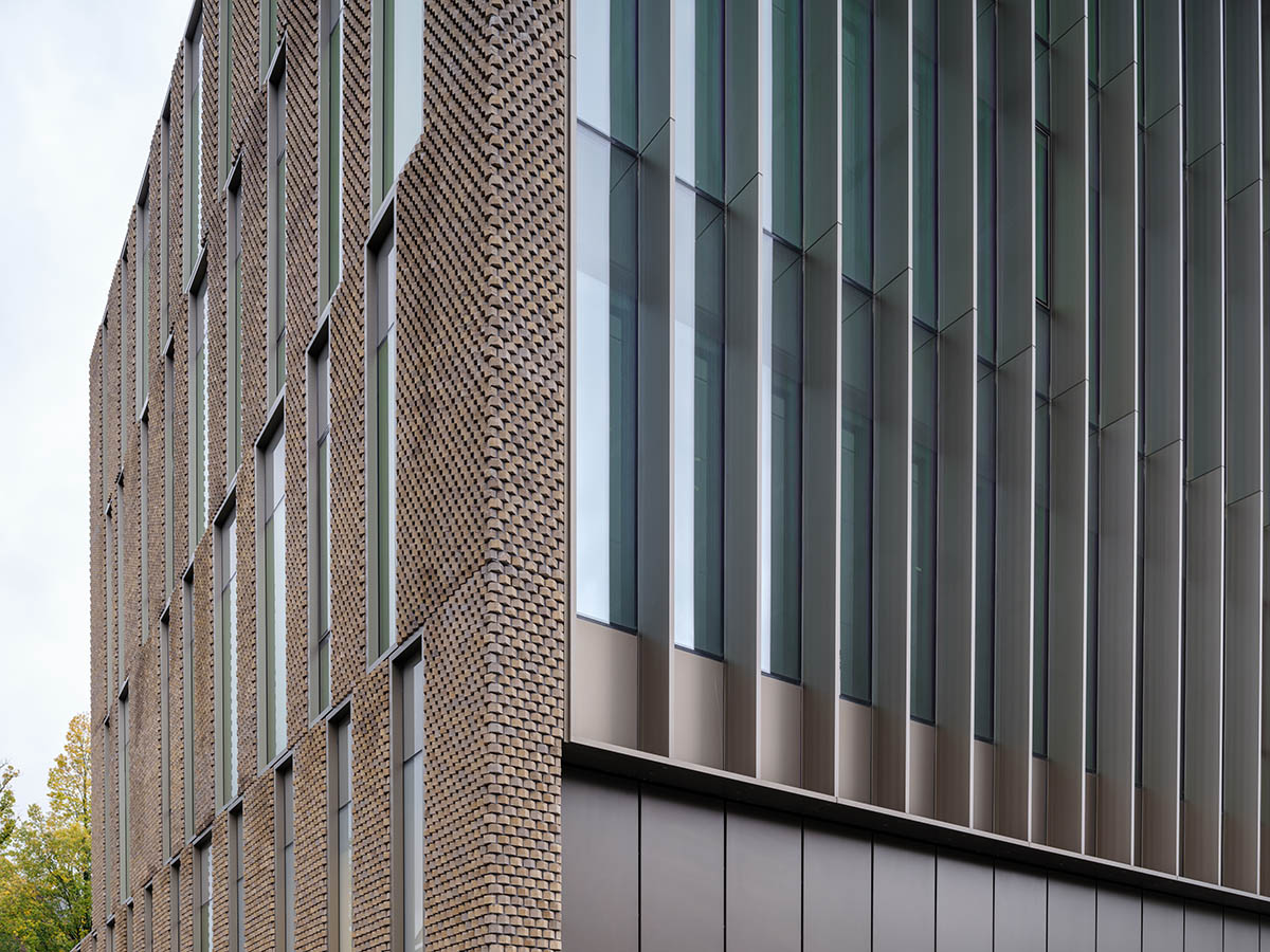 OMA completes Apollolaan 171 office complex that references to 