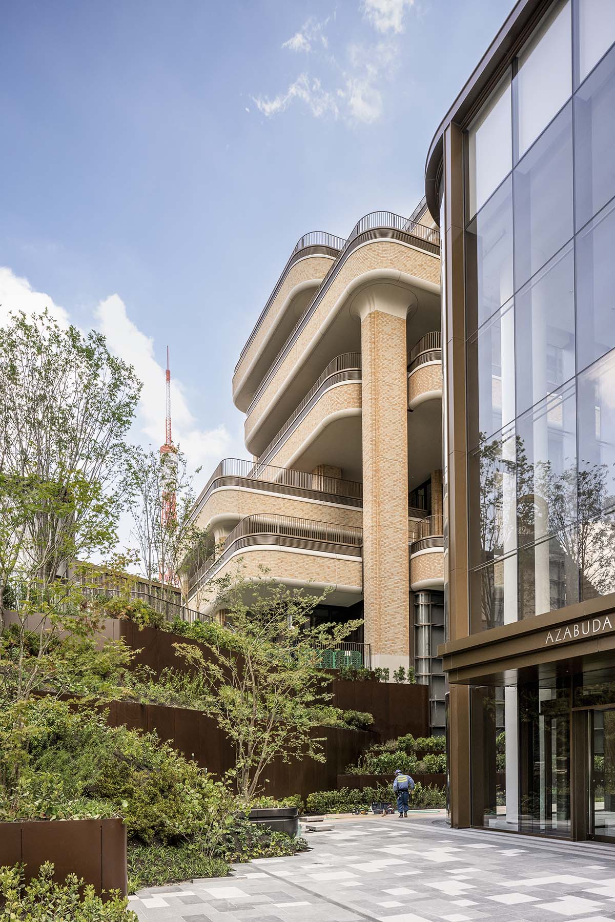 Heatherwick Studio built Azabudai Hills with