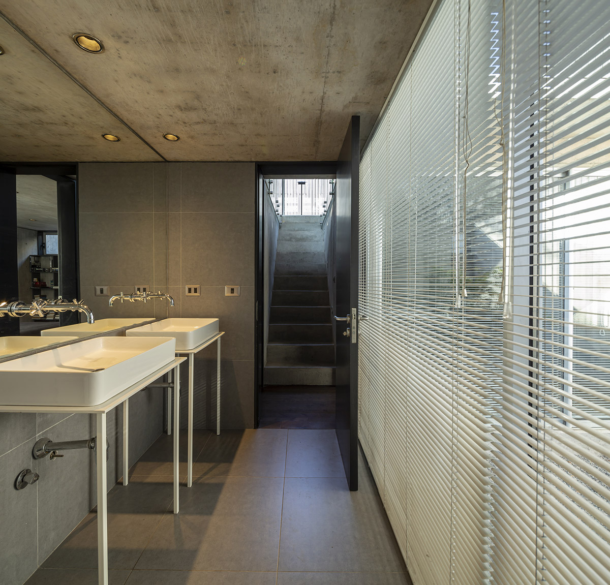 Rodolfo Ca&ntilde;as' hermetic family house defined by protruding skylight in central Chile