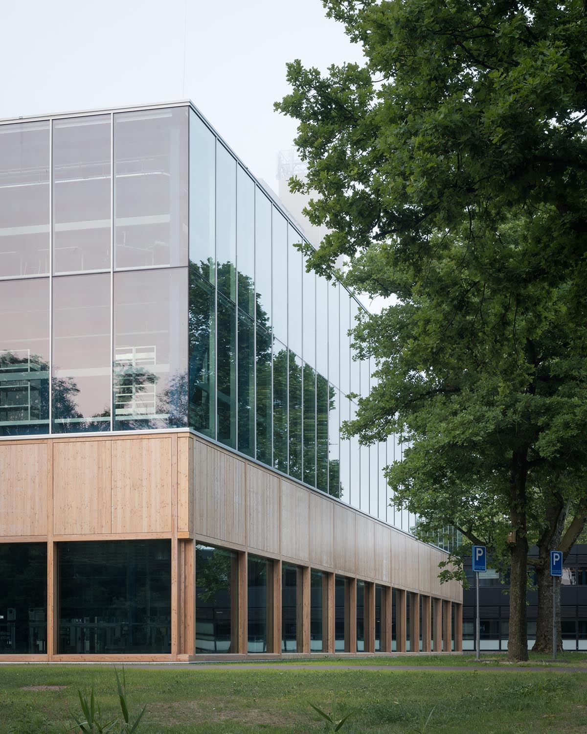 Civic Architects and VDNDP complete new engineering workshop building at University of Twente