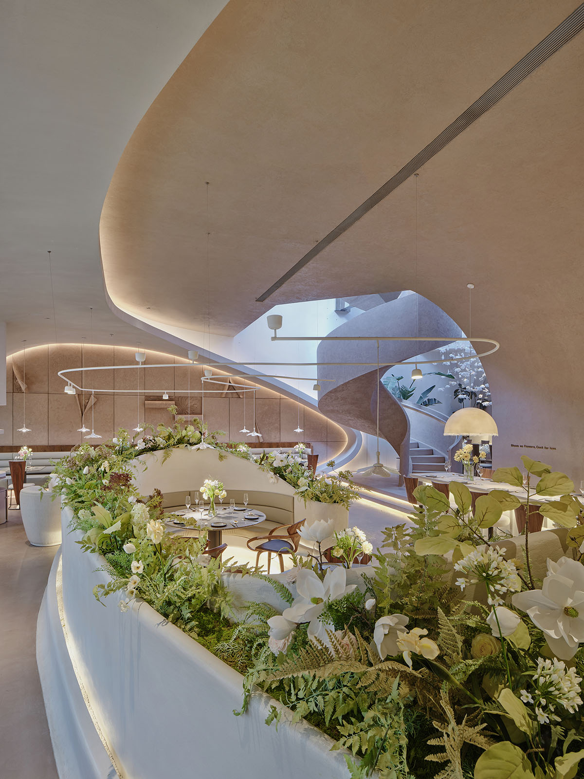 Liang Architecture Studio reflects natural forms and beauty of flowers in Tomacado restaurant