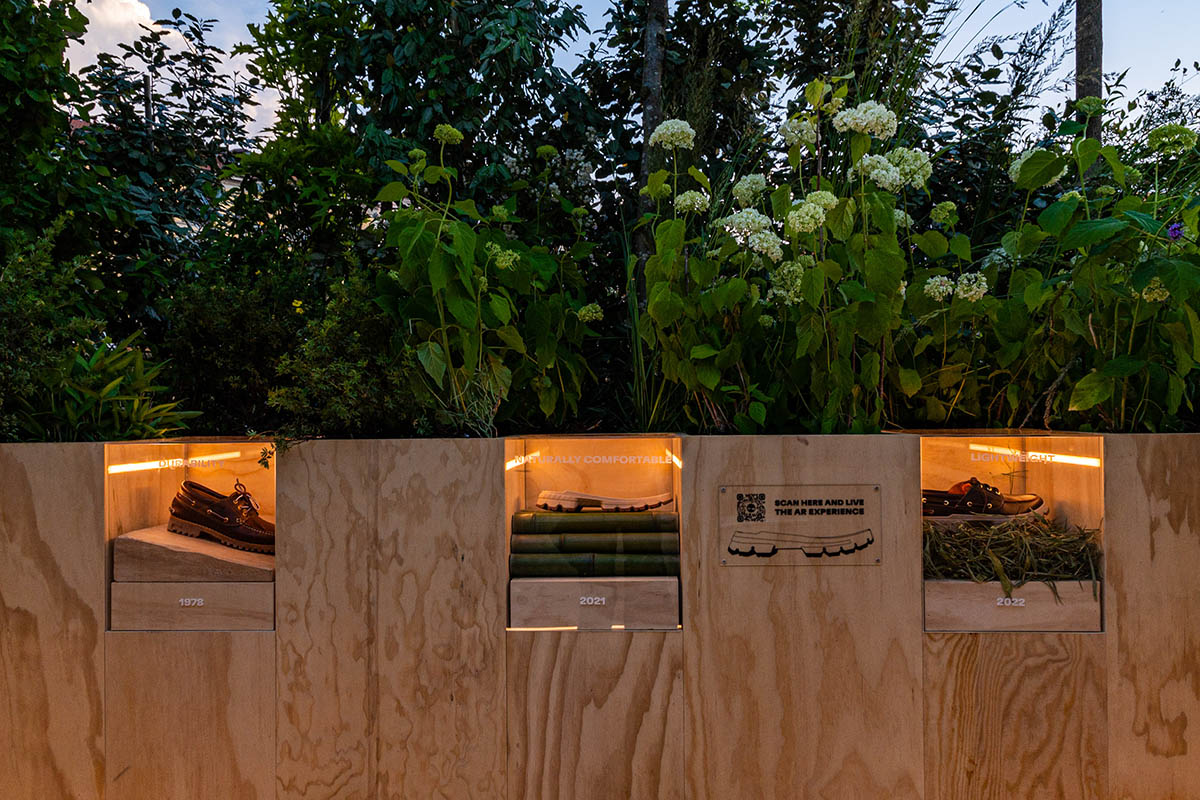 Stefano Boeri Interiors устанавливает мультисенсорный плавающий лес на Неделе дизайна в Милане 