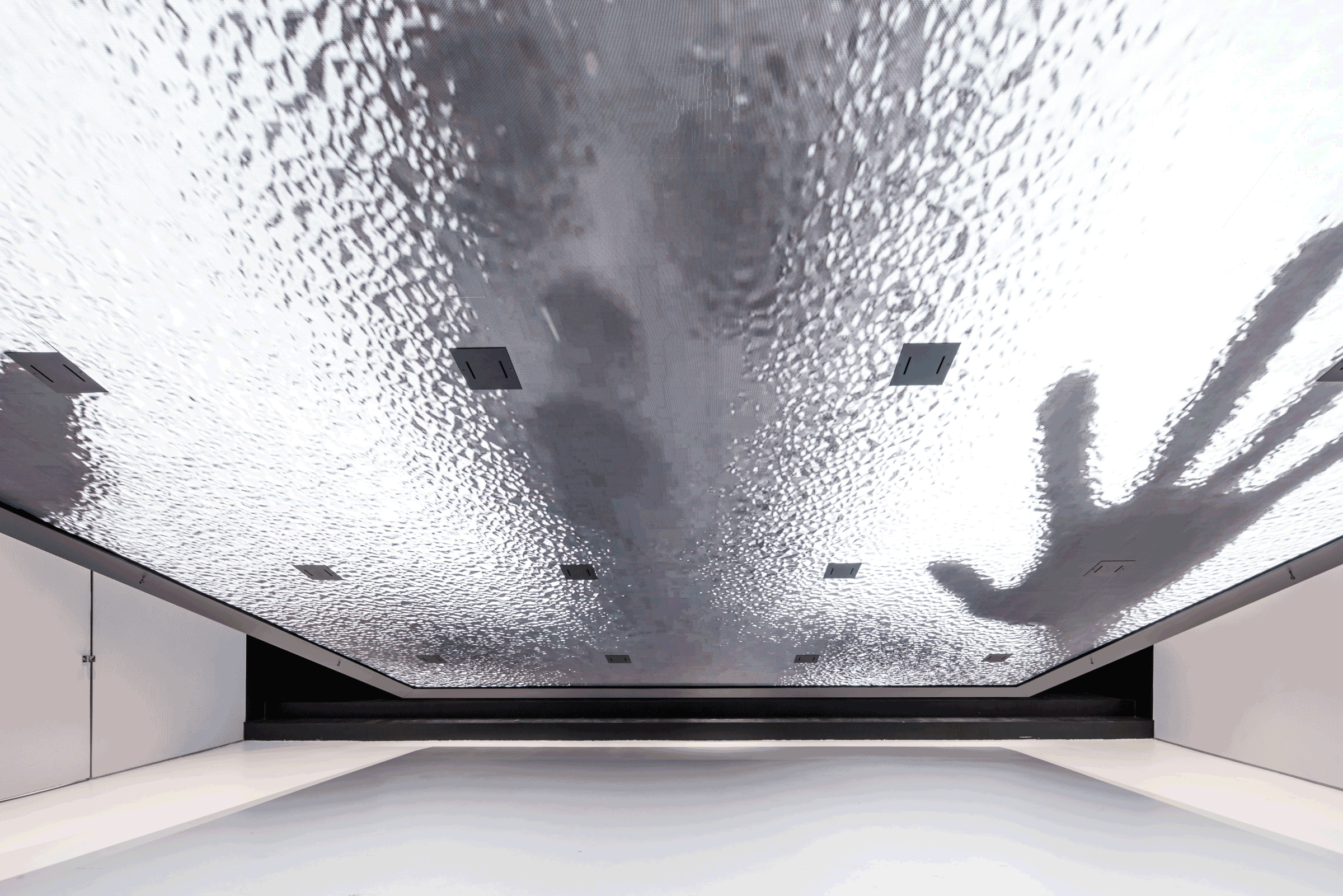 Various Associates integrates giant variable screens to interiors of fashion boutique in Chengdu