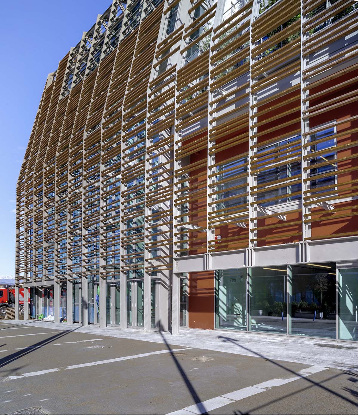 Cristiana Catino and Negozio Blu wrap new Green Pea center with light external shell in Turin