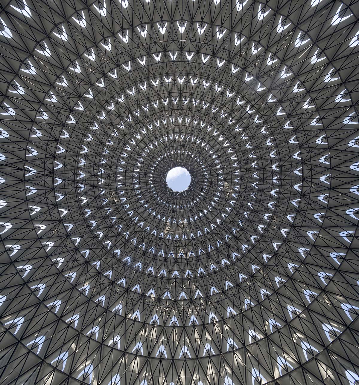 He Jingtang designed petal-shaped arches for Da Chang Muslim Cultural Center in China