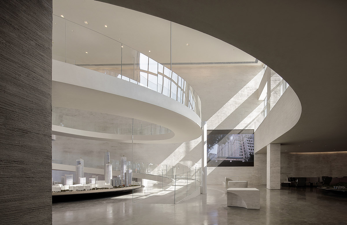 Waterfrom Design's art space features flowing walls to create