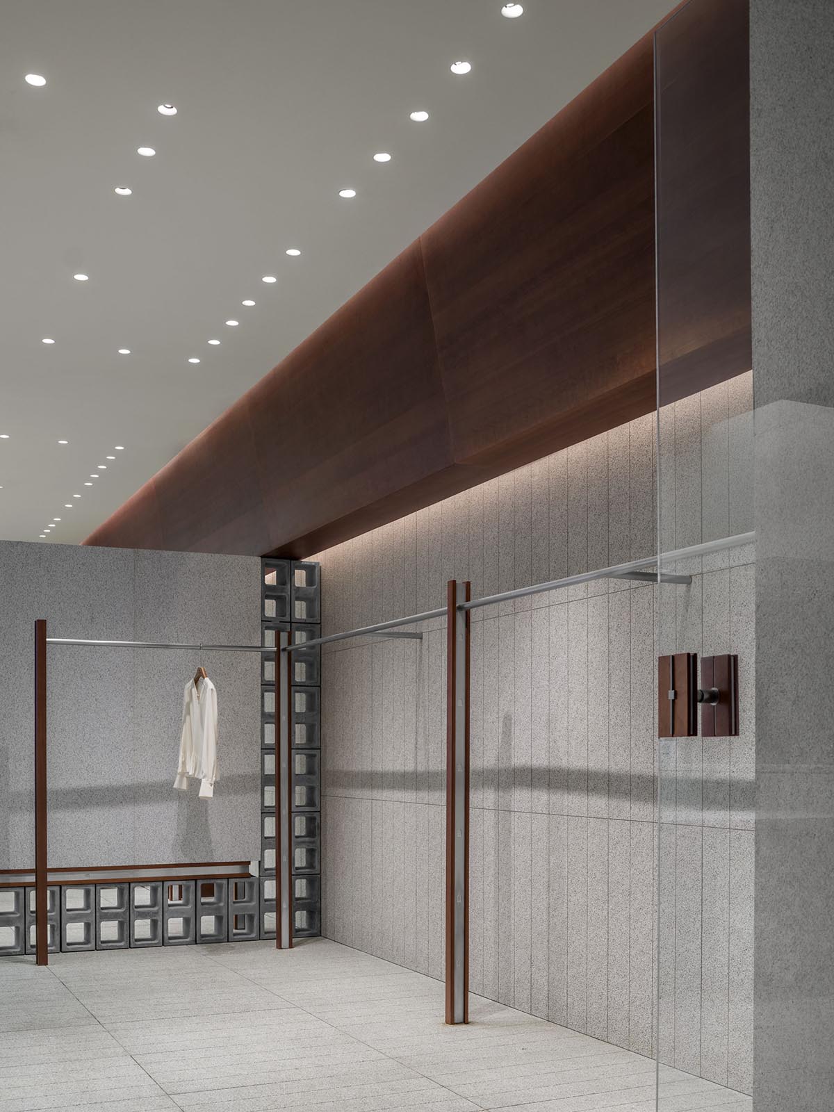 LubanEra·Design completes retail store breaking spatial constraints with dynamic form and symbiosis