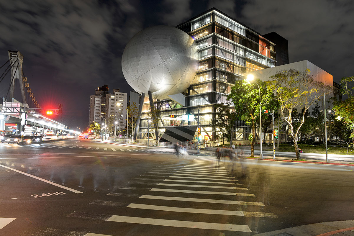 OMA завершает строительство Тайбэйского центра исполнительских искусств с участием 