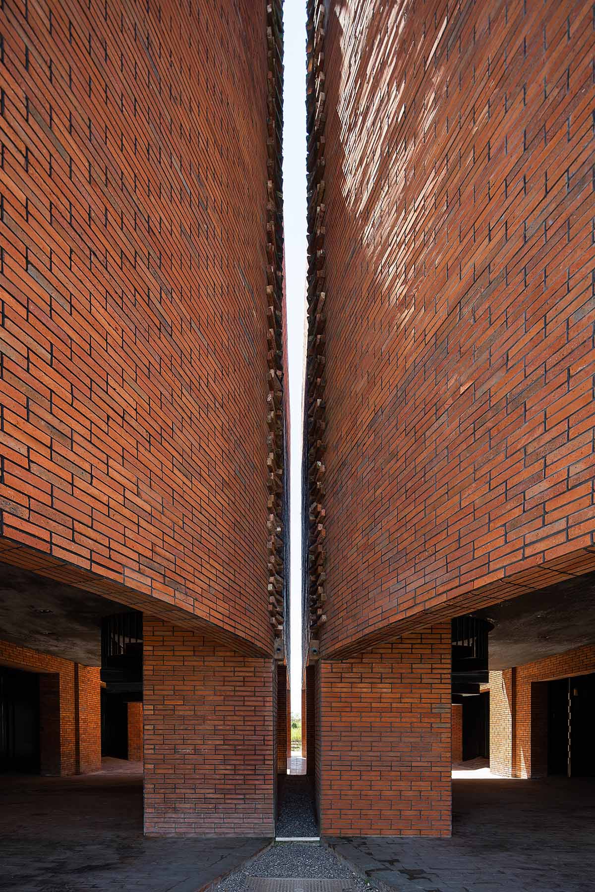 Roarc Renew repurposes old granaries as an art centre with flowing brick corridors in Jiaxing, China