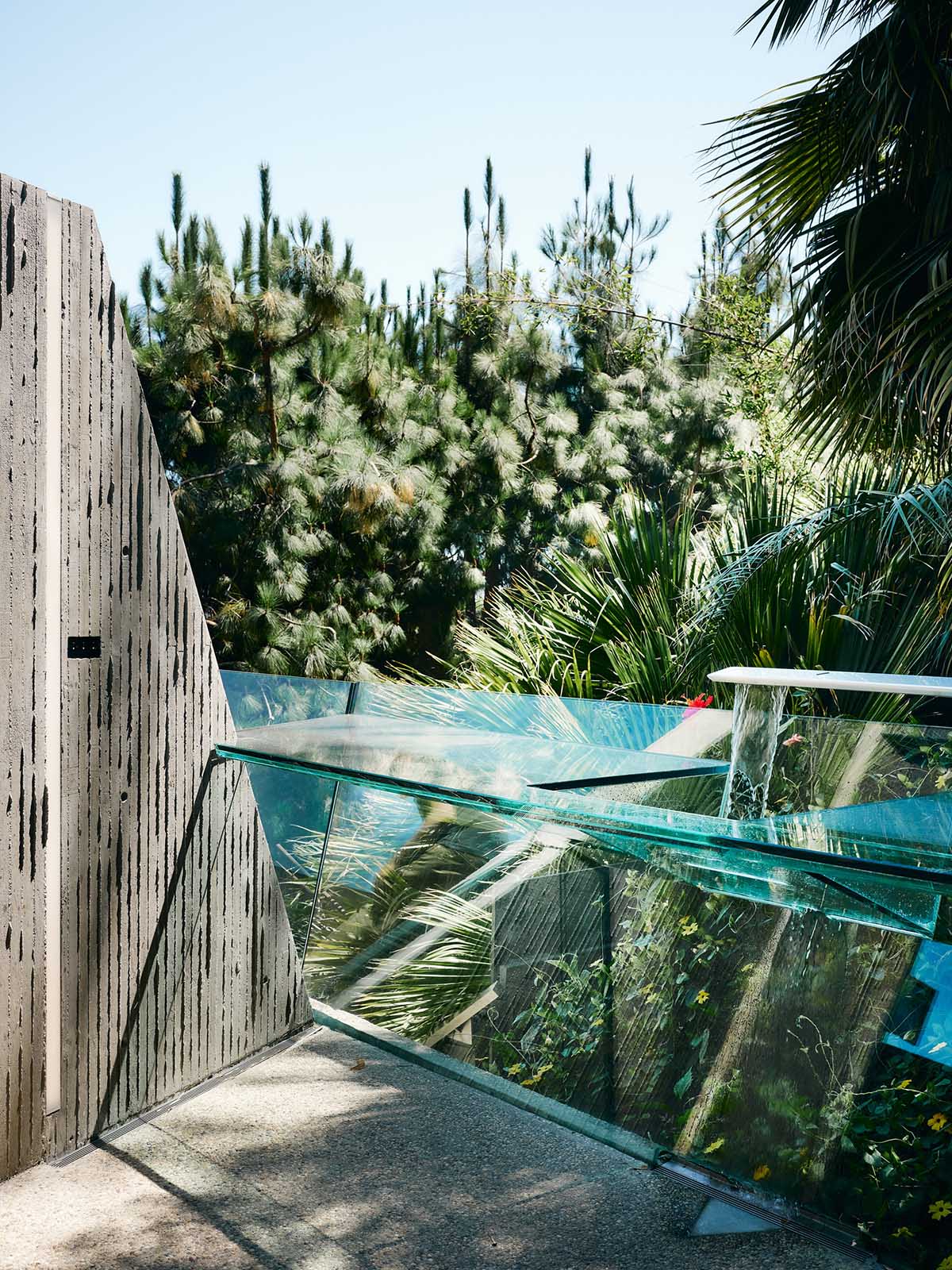 Conner + Perry Architects reveals new Club James addition to LA’s iconic mid-century residence 