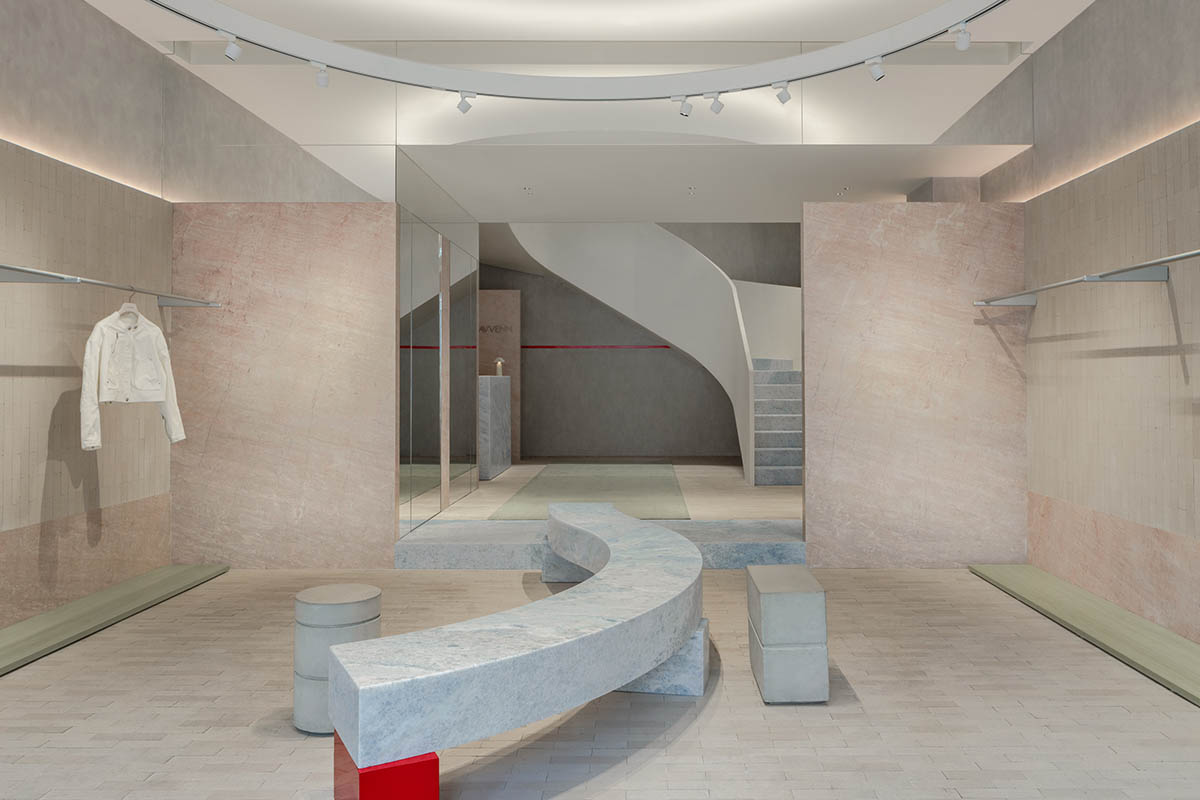 Shanghai store by Sò Studio unfolds surprises through the richness of materials, colors and props 