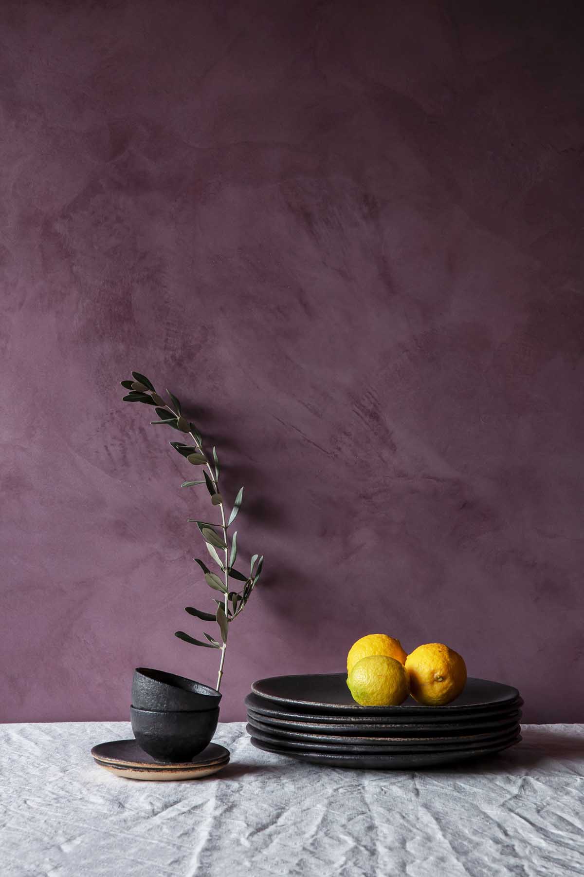 Mar Plus Ask designs a pair of tiny retreats that are washed by pink and purple tones in Mallorca