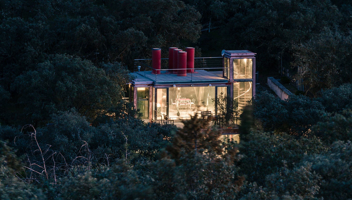 Penelas Architects completes fully-glassed facade pavilion in Spanish forest
