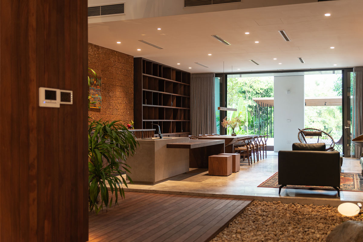 Nemo Studio's Vietnamese Villa AD8 brings tropical atmosphere inside with natural elements