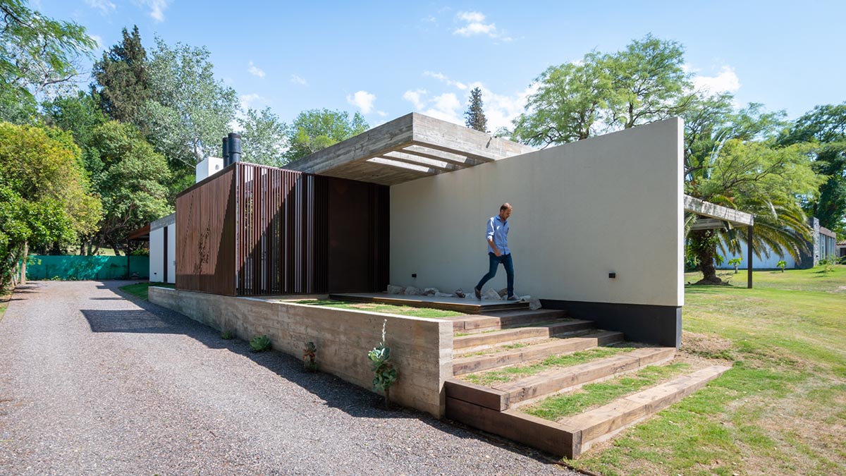 AR Arquitectos completes Casa PLC in C&oacute;rdoba, Argentina