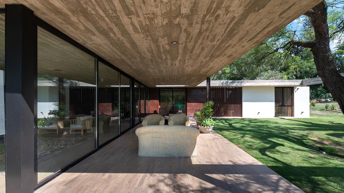 AR Arquitectos completes Casa PLC in C&oacute;rdoba, Argentina
