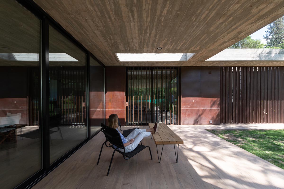 AR Arquitectos completes Casa PLC in C&oacute;rdoba, Argentina