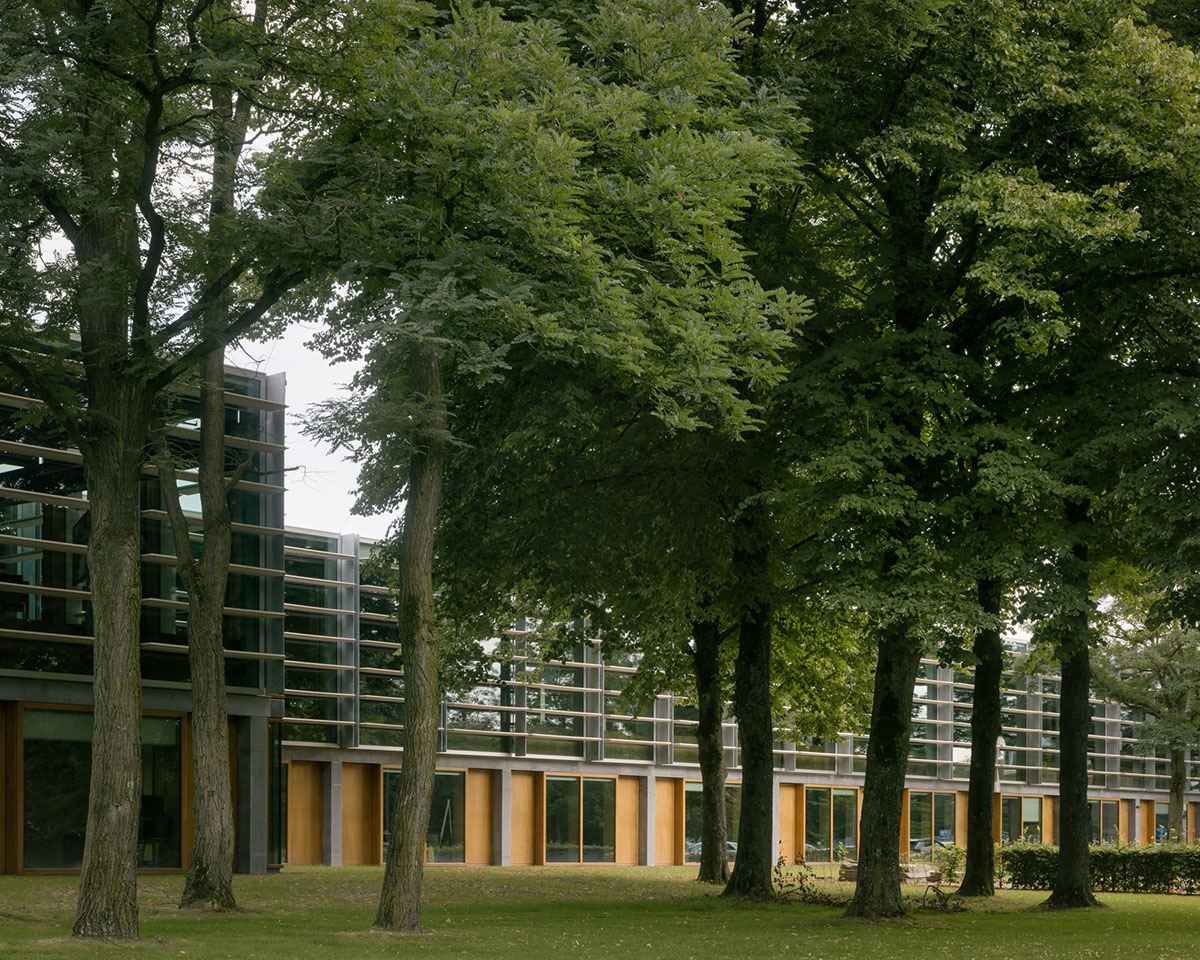 Civic Architects and VDNDP carve out Geo-faculty of ITC with four atria taking landscape inside 