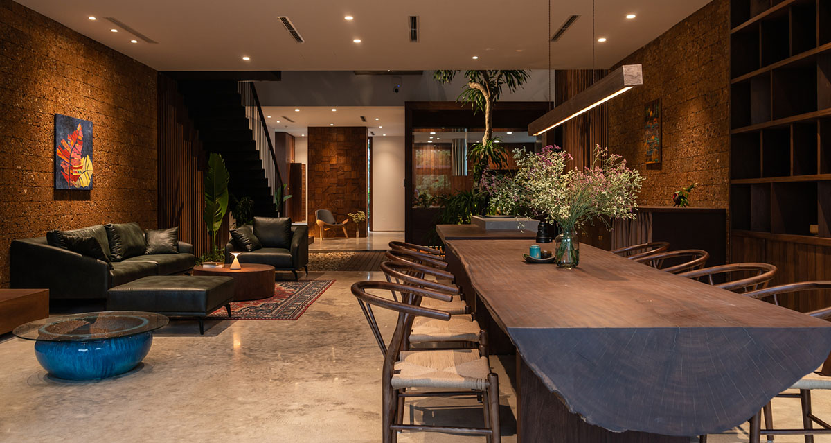 Nemo Studio's Vietnamese Villa AD8 brings tropical atmosphere inside with natural elements