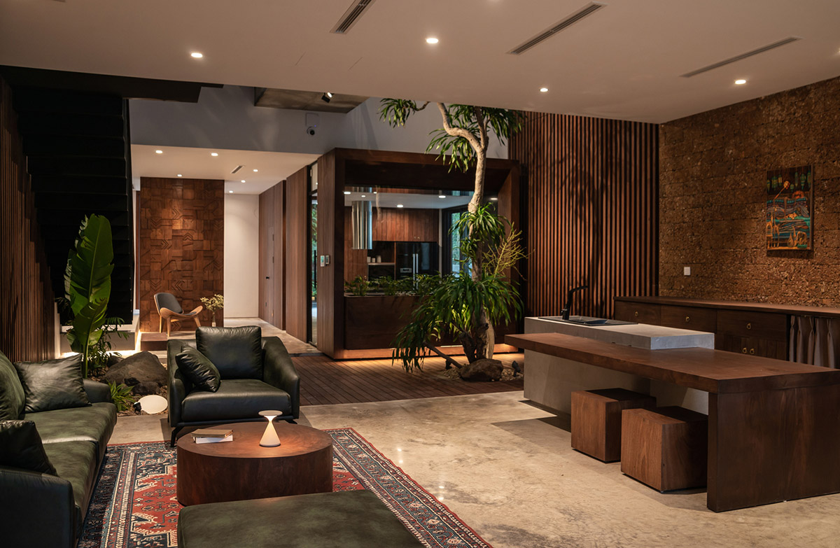 Nemo Studio's Vietnamese Villa AD8 brings tropical atmosphere inside with natural elements