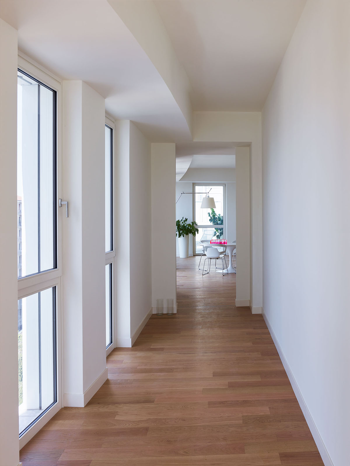 Eisenman Architects, Degli Esposti Architetti & AZstudio complete curved Residenze Carlo Erba