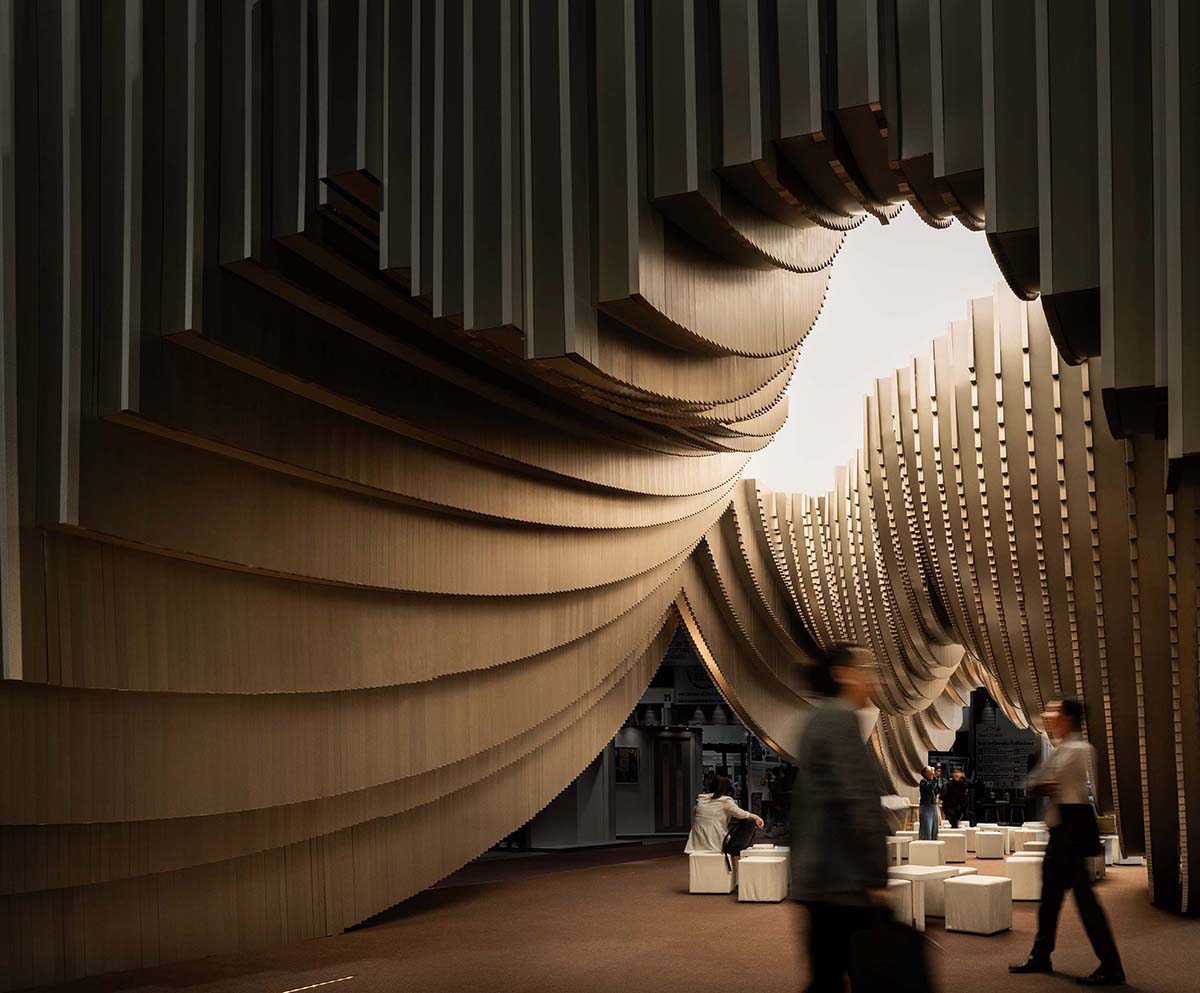 HAS design and research creates public ground interior from disc-like aluminum rods in Bangkok