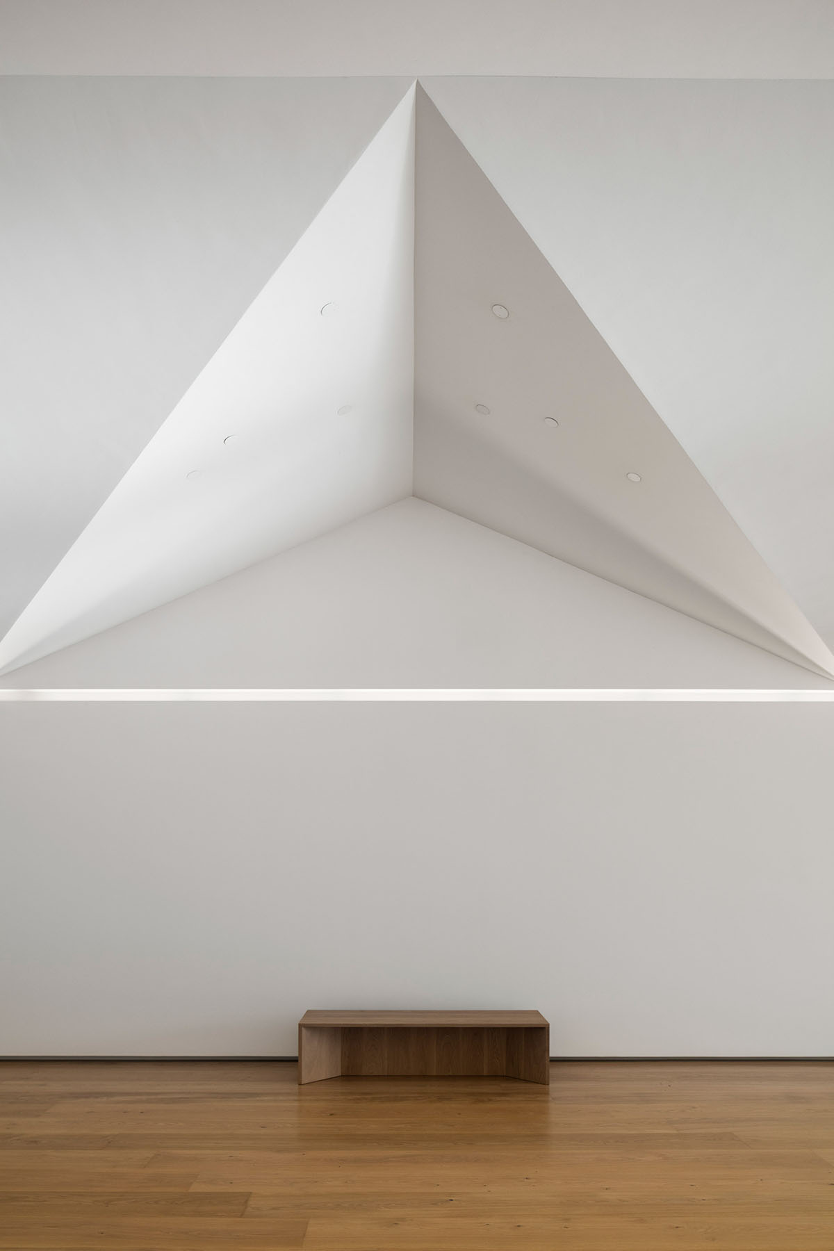 Johnston Marklee-designed freestanding Menil Drawing Institute is enriched with spacious courtyards