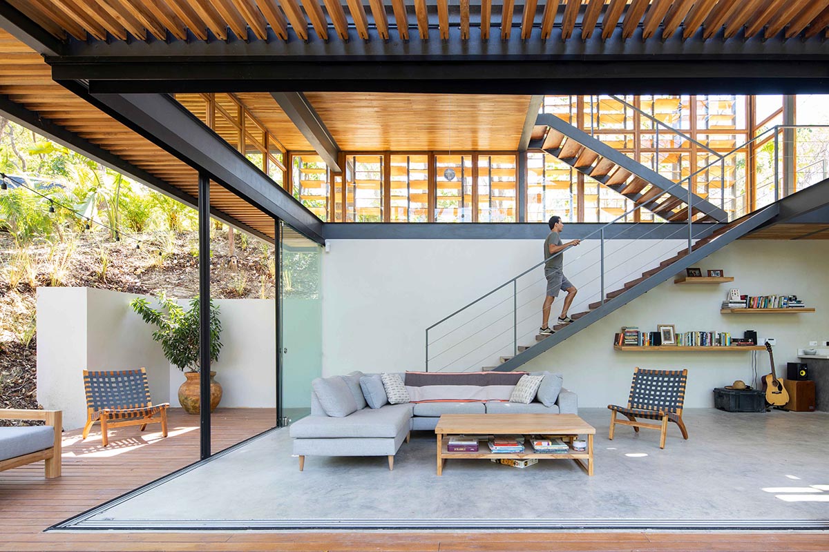 Studio Saxe completes Jungle Frame House with tropical atrium in Costa Rica