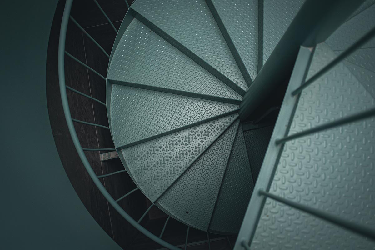 AMASA Estudio renovates 1940s house with green tones and central skylight in Mexico